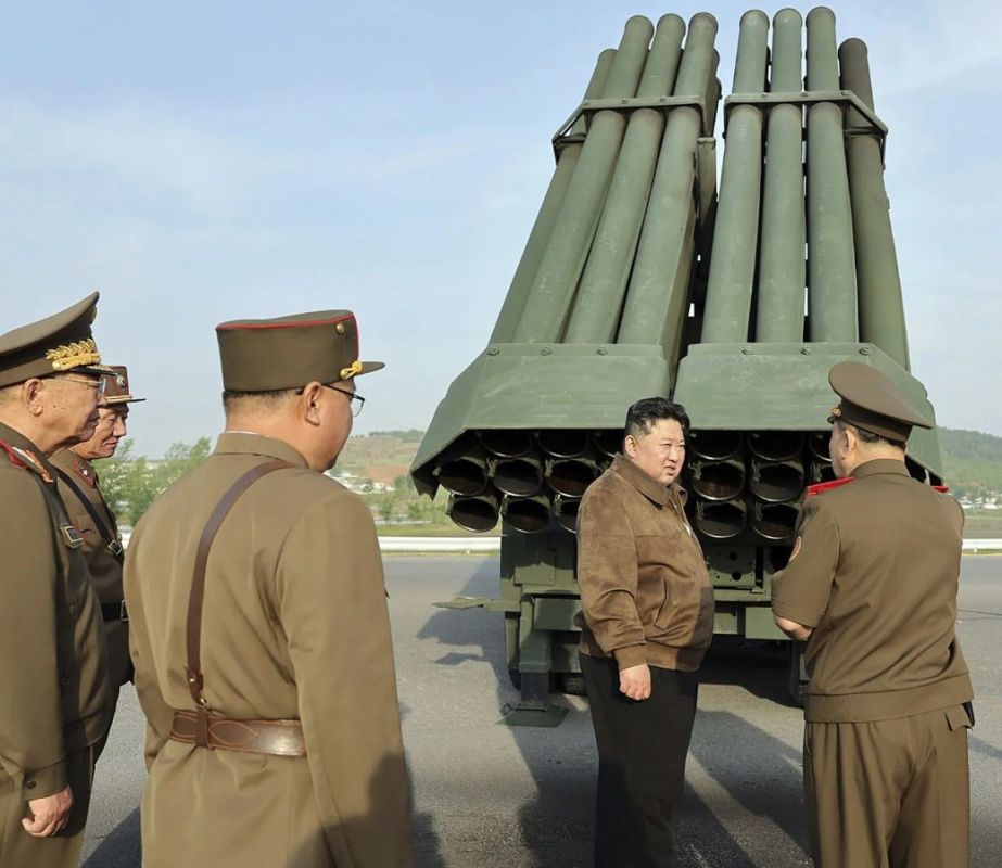 КНДР провела ракетный запуск во время визита главы Пентагона в демилитаризованную зону