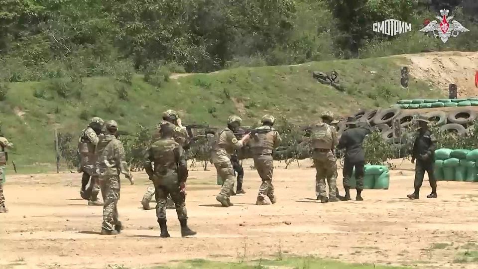 На Шри-Ланке проходит первое совместное российско-ланкийское учение "Тропа росомахи-2025"