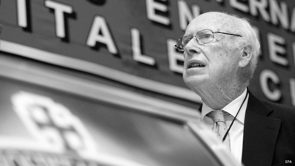 В возрасте 97 лет умер сооткрыватель структуры ДНК и нобелевский лауреат Джеймс Уотсон, сообщает The New York Times со ссылкой на сына американского ученого