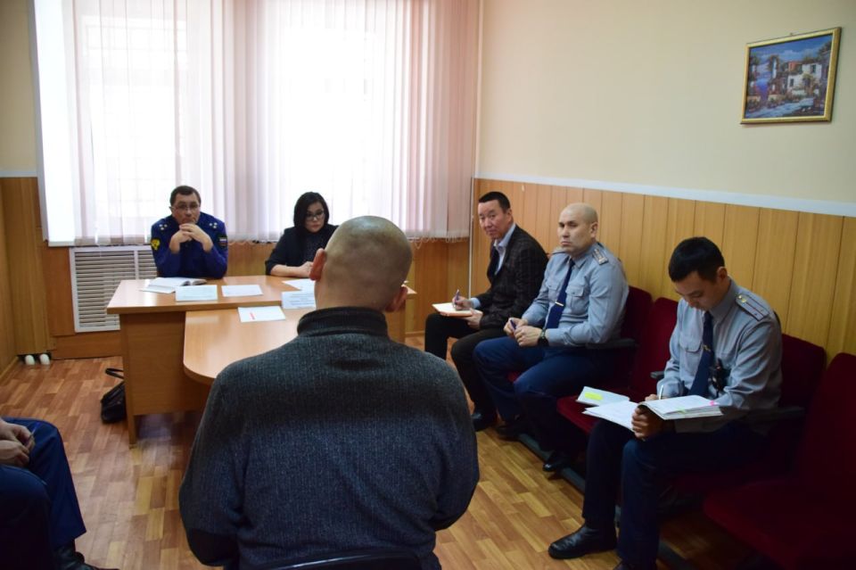 Старший помощник прокурора Республики Бурятия и Уполномоченный по правам человека в Республике Бурятия посетили следственный изолятор Старший помощник прокурора Республики Бурятия и Уполномоченный по правам человека в Республике Бурятия посетили следственный изолятор