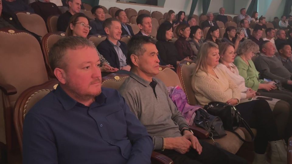     . -  100-    -      .        ...