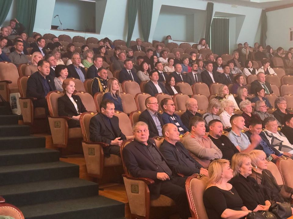     . -  100-    -      .        ...