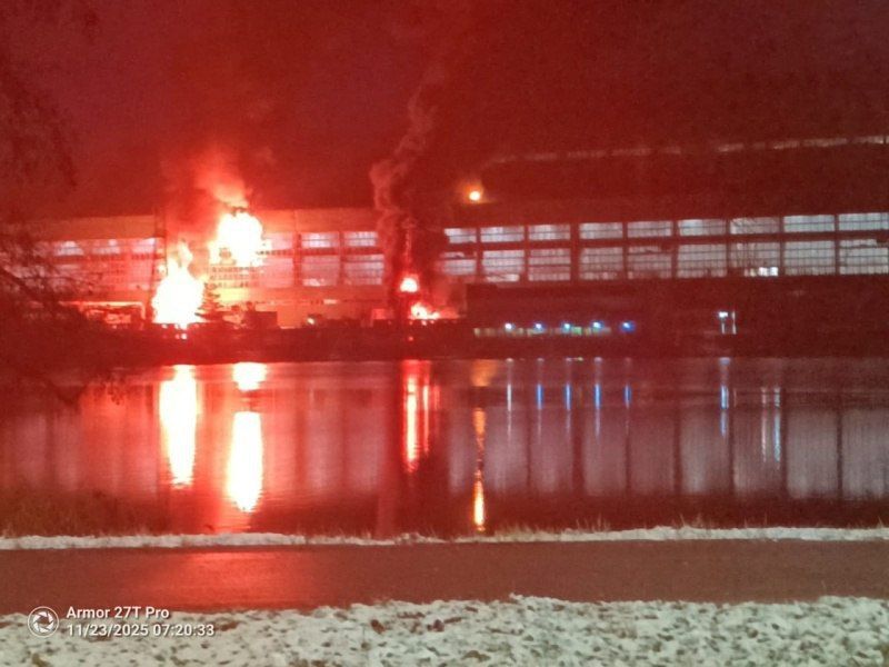 Трансоформаторы загорелись на Шатурской ГРЭС в Подмосковье, сообщили в пресс-службе МЧС по Московской области