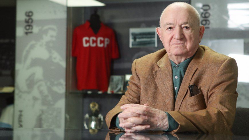  100-         1956     ,  -    ()