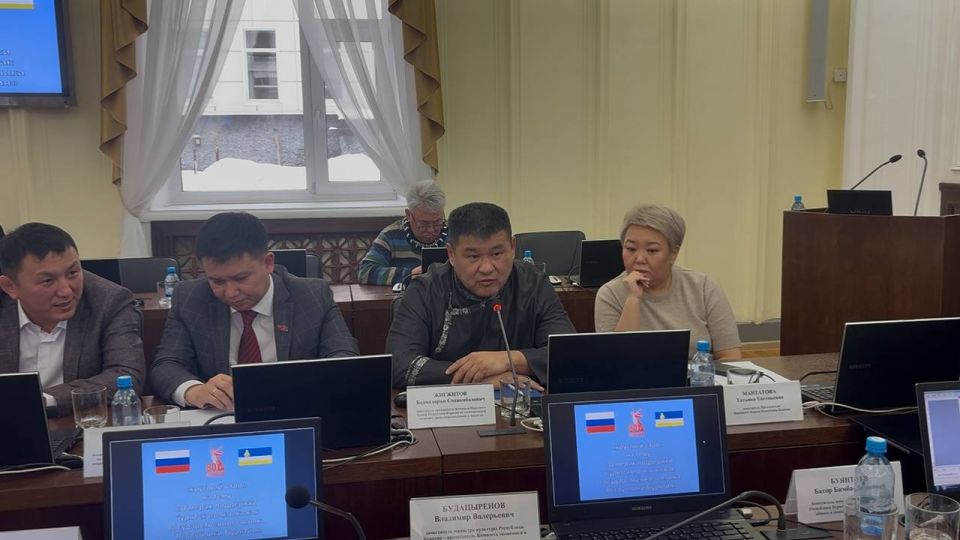 Его смотрят тысячи человек, а многие зрители признаются: благодаря проекту они научились неплохо говорить буряадаар