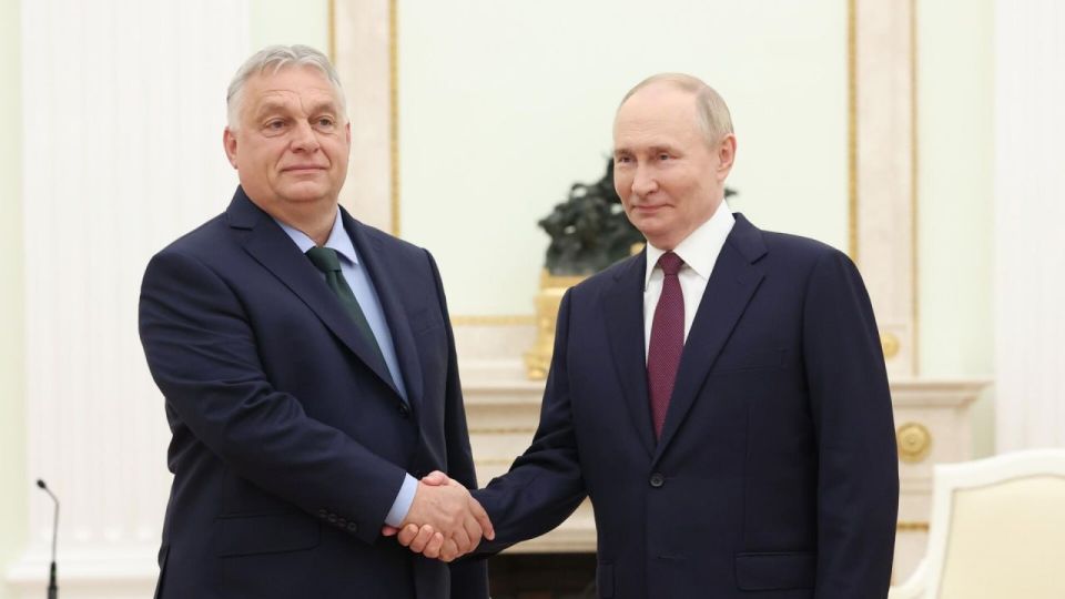 Путин и Орбан проводят переговоры в Кремле