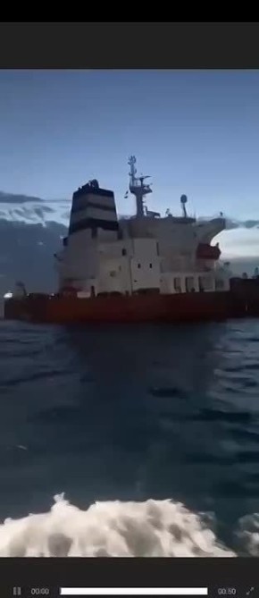 Официально: танкер Mersin у берегов Сенегала получил пробоины в результате четырех взрывов, пострадавших нет