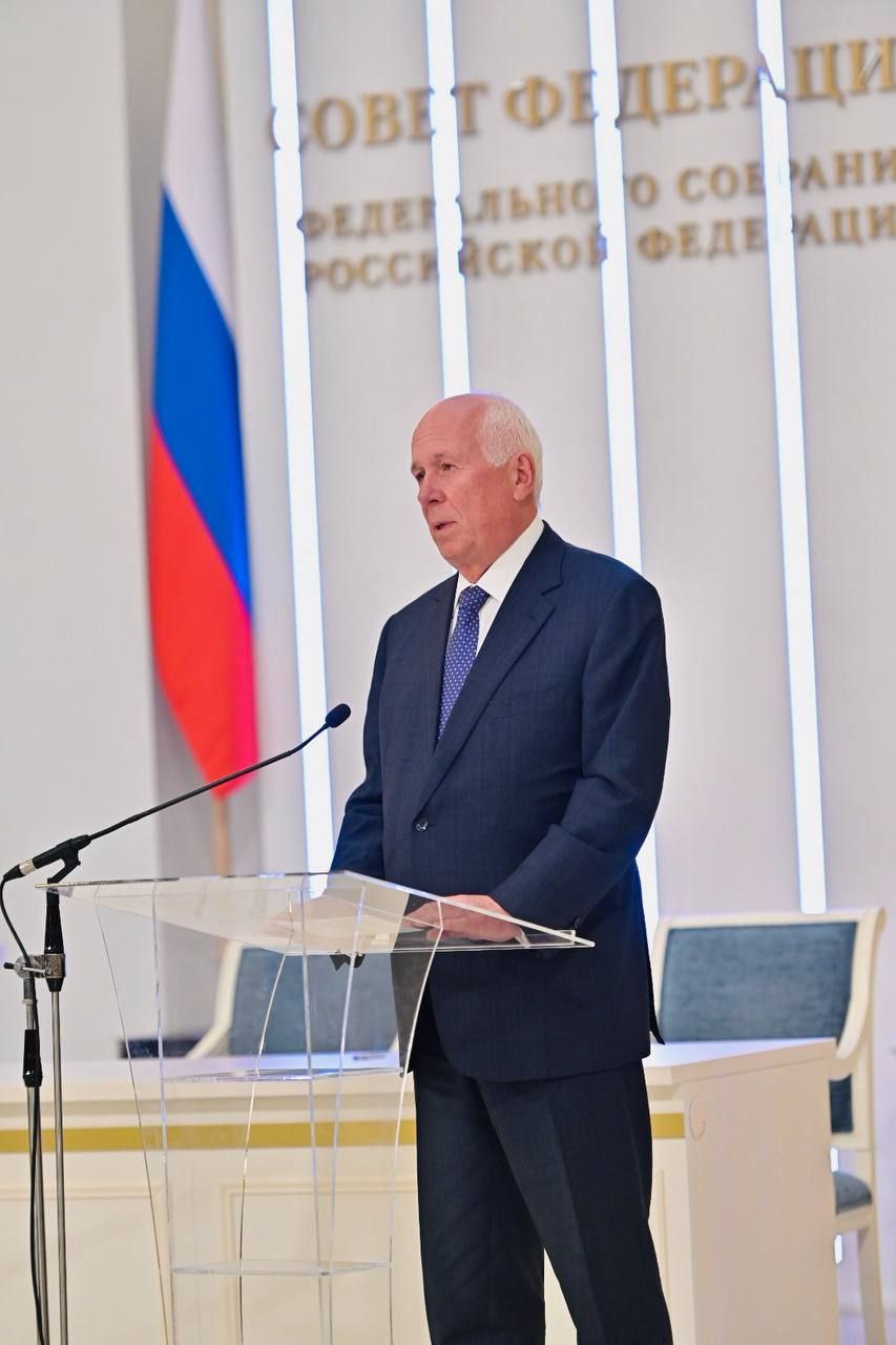 Алексей Цыденов: Добрый вечер, земляки!. Сегодня в Совете Федерации при участии Валентины Ивановны Матвиенко, генерального директора Ростеха Сергея Викторовича Чемезова и заместителя министра обороны, председателя фонда... Алексей Цыденов: Добрый вечер, земляки!. Сегодня в Совете Федерации при участии Валентины Ивановны Матвиенко, генерального директора Ростеха Сергея Викторовича Чемезова и заместителя министра обороны, председателя фонда...