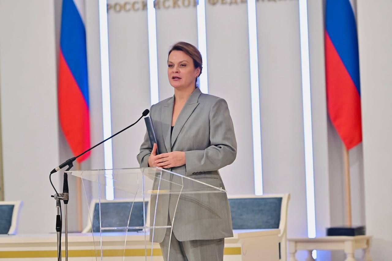 Алексей Цыденов: Добрый вечер, земляки!. Сегодня в Совете Федерации при участии Валентины Ивановны Матвиенко, генерального директора Ростеха Сергея Викторовича Чемезова и заместителя министра обороны, председателя фонда... Алексей Цыденов: Добрый вечер, земляки!. Сегодня в Совете Федерации при участии Валентины Ивановны Матвиенко, генерального директора Ростеха Сергея Викторовича Чемезова и заместителя министра обороны, председателя фонда...