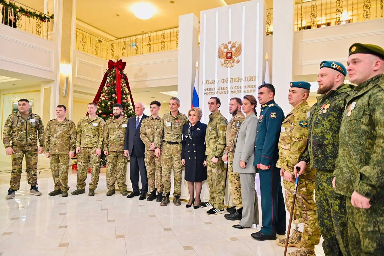 Алексей Цыденов: Добрый вечер, земляки!. Сегодня в Совете Федерации при участии Валентины Ивановны Матвиенко, генерального директора Ростеха Сергея Викторовича Чемезова и заместителя министра обороны, председателя фонда... Алексей Цыденов: Добрый вечер, земляки!. Сегодня в Совете Федерации при участии Валентины Ивановны Матвиенко, генерального директора Ростеха Сергея Викторовича Чемезова и заместителя министра обороны, председателя фонда...