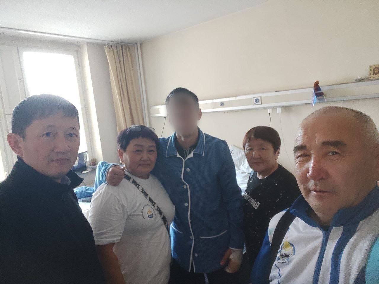 Мамочки из Курумканского района Бурятии навестили раненых бойцов в Москве