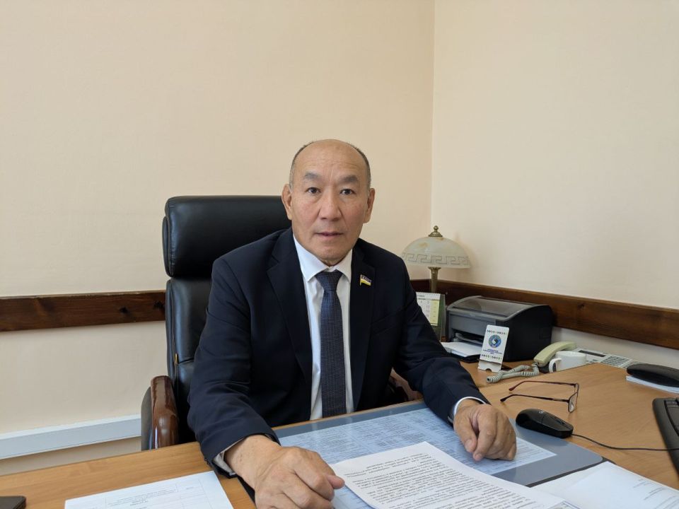 Сегодня 60-летний юбилей отмечает один из опытных законодателей республики - заместитель Председателя Народного Хурала Республики Бурятия - Баир Гармаев