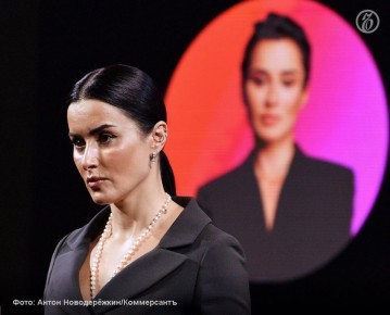 Владимир Путин наградил Тину Канделаки орденом Александра Невского