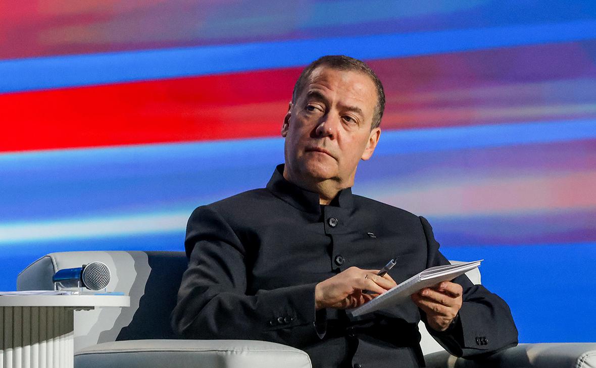 Медведев прокомментировал арест бывшего верховного представителя ЕС Могерини