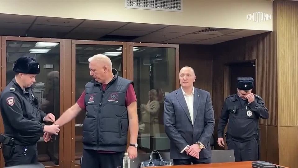 Суд заключил под стражу депутата Анатолия Вороновского по делу о коррупции