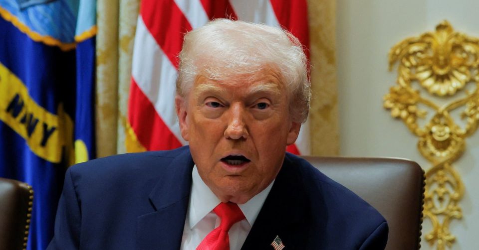 Малек Дудаков: Суматоха вокруг авторучки. Трамп объявил об отмене всех президентских указов Байдена, которые были подписаны авторучкой