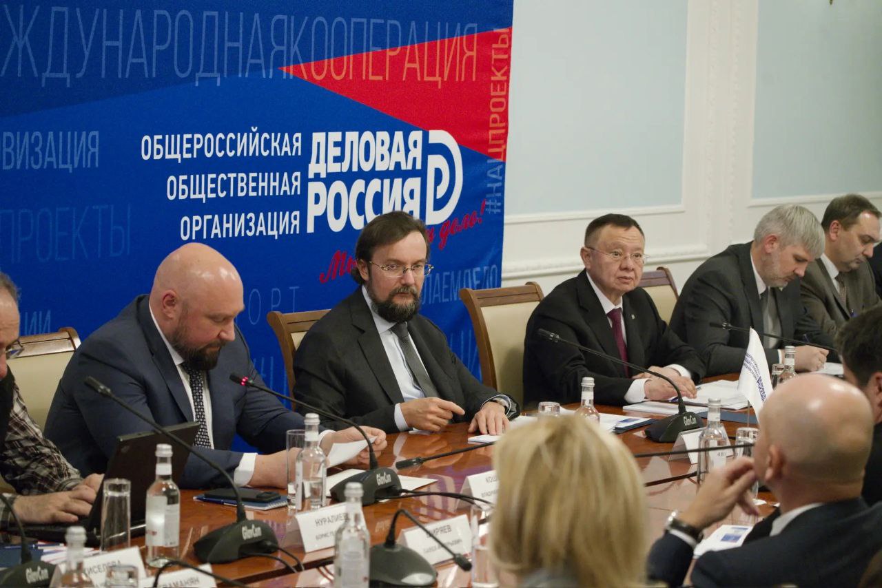 В офисе «Деловой России» состоялось расширенное заседание Генерального совета общероссийской общественной организации «Деловой России» с участием Министра строительства и ЖКХ РФ Ирека Файзуллина В офисе «Деловой России» состоялось расширенное заседание Генерального совета общероссийской общественной организации «Деловой России» с участием Министра строительства и ЖКХ РФ Ирека Файзуллина