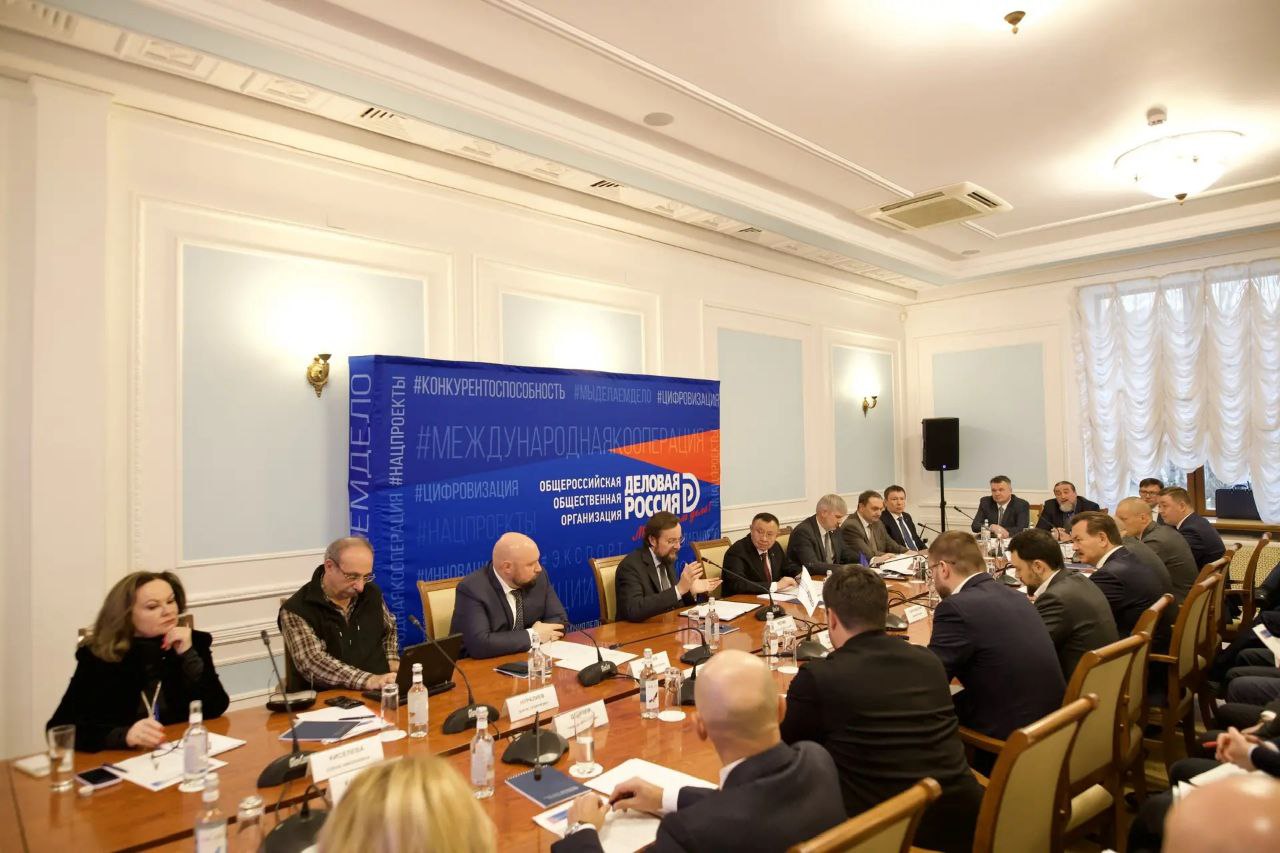 В офисе «Деловой России» состоялось расширенное заседание Генерального совета общероссийской общественной организации «Деловой России» с участием Министра строительства и ЖКХ РФ Ирека Файзуллина