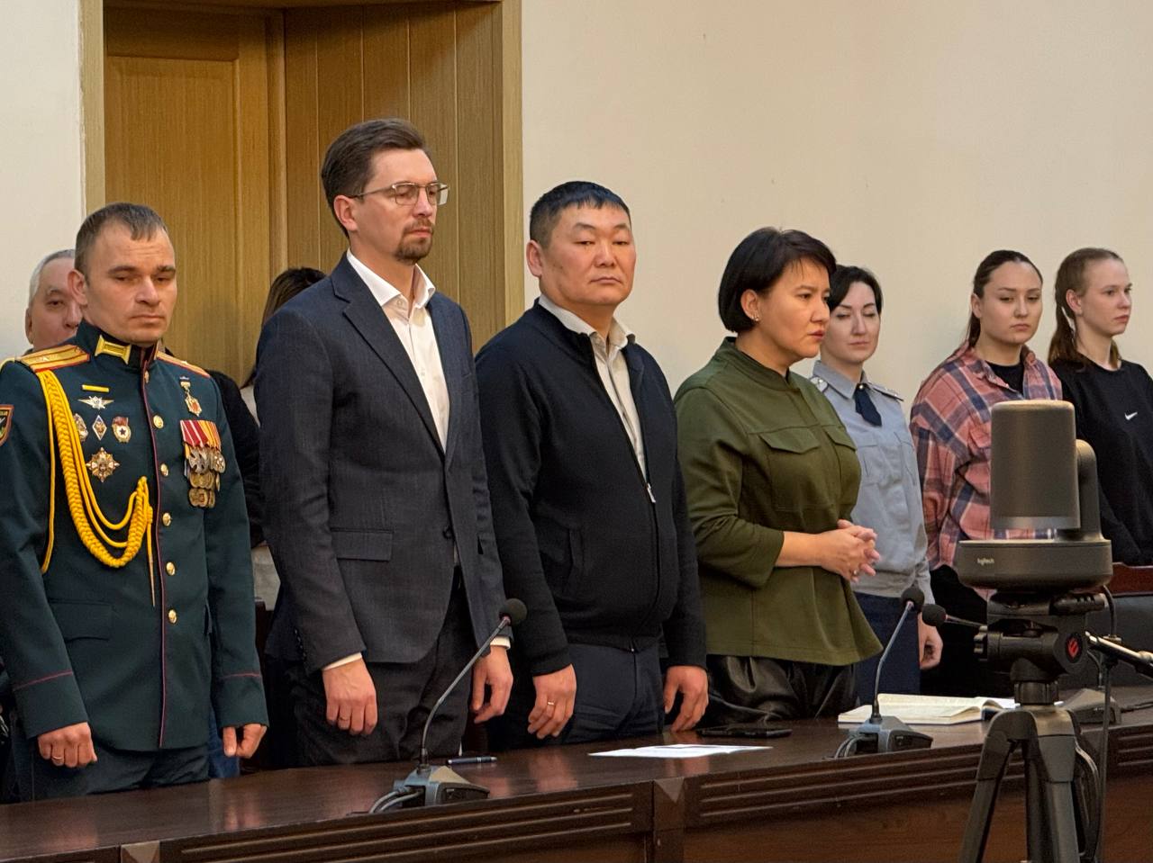 Депутаты Народного Хурала Баир Цыренов и Вячеслав Дондоков приняли участие в презентации книг члена Союза журналистов СССР и РФ, члена «Боевого Братства» Бурятии, корреспондента газеты «Бурятия» Баясхалана (Юрия) Дабаина Депутаты Народного Хурала Баир Цыренов и Вячеслав Дондоков приняли участие в презентации книг члена Союза журналистов СССР и РФ, члена «Боевого Братства» Бурятии, корреспондента газеты «Бурятия» Баясхалана (Юрия) Дабаина