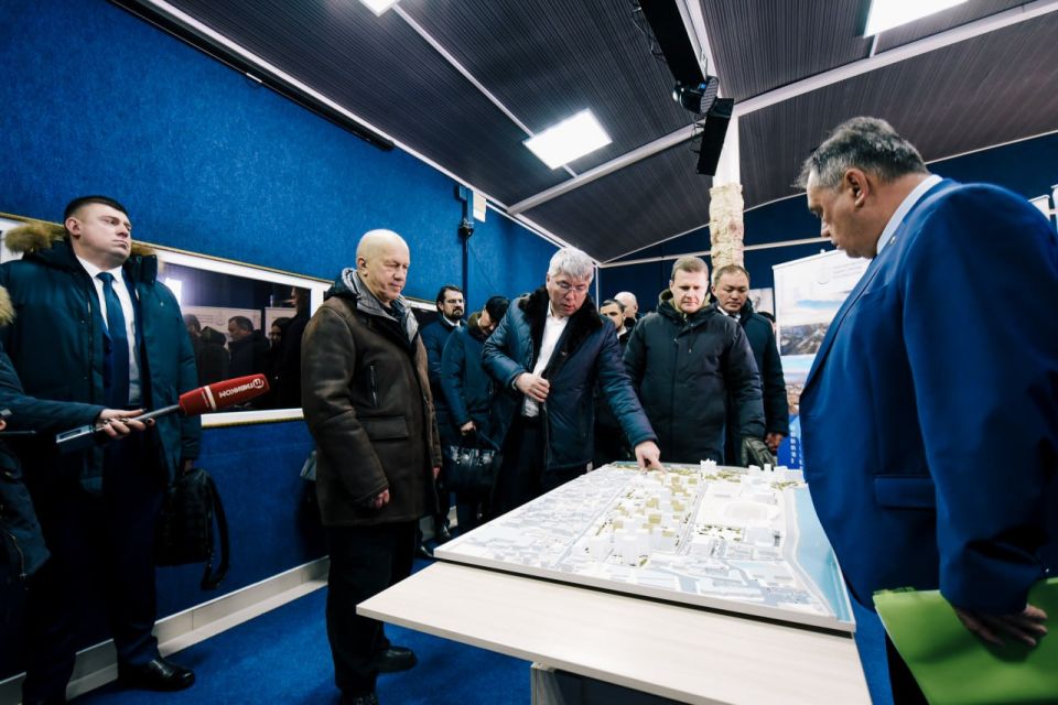 В рамках рабочей поездки в Бурятию полпред президента РФ в ДФО Юрий Трутнев заслушал отчёт о строительстве объектов, вошедших в мастер-план Улан-Удэ