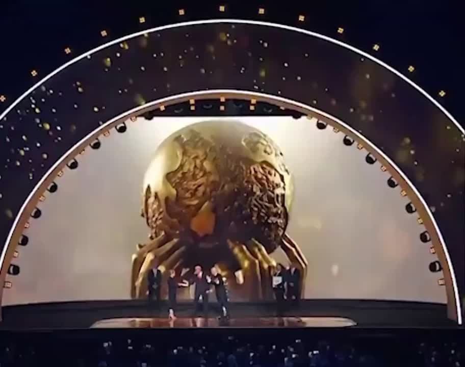 Дональд Трамп всё же получил свою «премию мира», хотя и не совсем ту, о которой мечтал