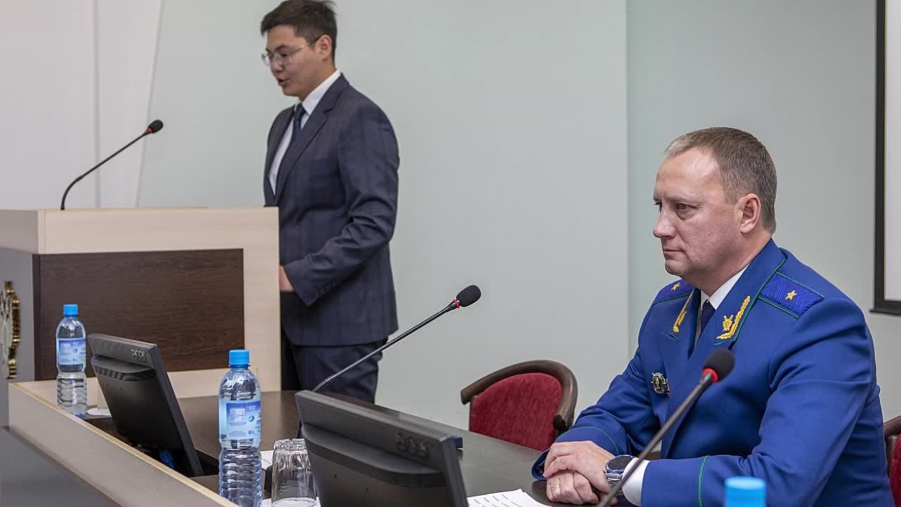 Слет молодых специалистов прокуратуры: присяга, наставления ветеранов и встреча с участником СВО