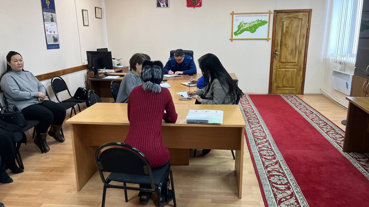 Прокуратура Кижингинского района провела прием участников специальной военной операции и членов их семей Прокуратура Кижингинского района провела прием участников специальной военной операции и членов их семей