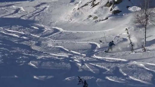 Сугробы в человеческий рост, коллапс на дорогах и неработающие горнолыжные подъемники: курорт "Шерегеш" в Кемеровской области утопает в снегу