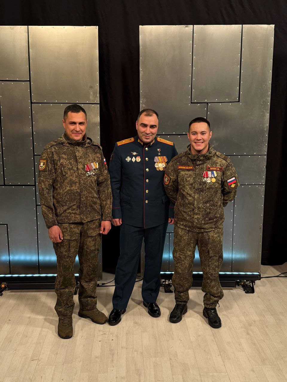 Военнослужащие 5-й отдельной танковой бригады из Бурятии стали главными героями нового выпуска программы «Ищу своих» на телеканале «Звезда» Военнослужащие 5-й отдельной танковой бригады из Бурятии стали главными героями нового выпуска программы «Ищу своих» на телеканале «Звезда»