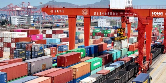 Малек Дудаков: Торговая война - итоги. Профицит торгового баланса Китая в 2025 году достиг рекордного 1 триллиона долларов