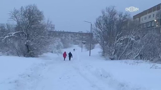 "Уважаемые мужики, давайте выйдем, толкнем автобус": на Камчатку обрушился сильный снегопад