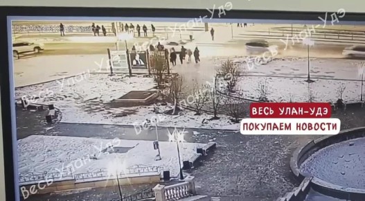 18 + Машина снесла толпу пешеходов в Улан-Удэ