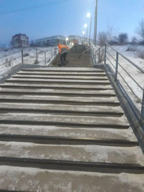 В Улан-Удэ усиливают уборку тротуаров В Улан-Удэ усиливают уборку тротуаров