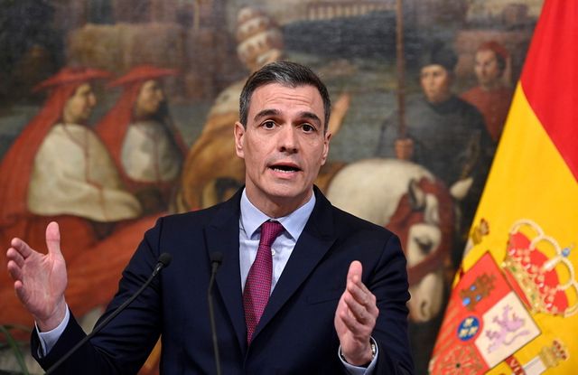 Более 65% испанцев требуют провести в стране досрочные выборы