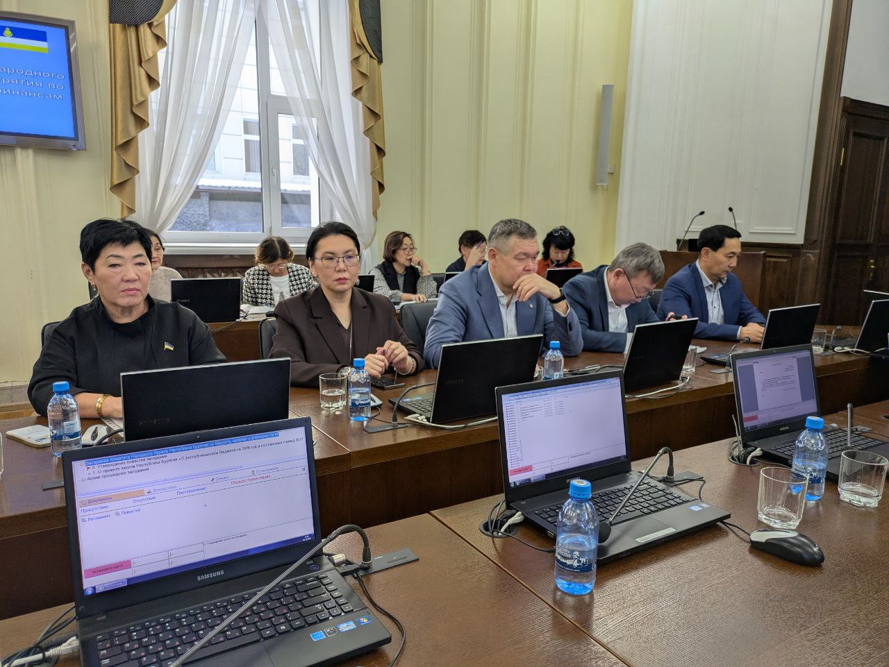 В преддверии 15-й сессии Народного Хурала Бурятии, где обозначено второе чтение республиканского бюджета на 2026 и плановые 2027 и 2028 годы, в парламенте проходит заседание Комитета по бюджету, налогам и финансам В преддверии 15-й сессии Народного Хурала Бурятии, где обозначено второе чтение республиканского бюджета на 2026 и плановые 2027 и 2028 годы, в парламенте проходит заседание Комитета по бюджету, налогам и финансам