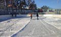 На катке школы №13 прошла финальная заливка льда горячей водой