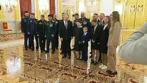 Владимир Путин пообщался с семьей сержанта Никиты Афанасьева, посмертно удостоенного звания Героя России