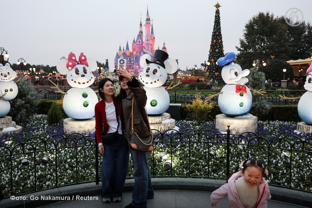 25 декабря отмечают Рождество католики и ряд протестантов, а 7 января — православные 25 декабря отмечают Рождество католики и ряд протестантов, а 7 января — православные