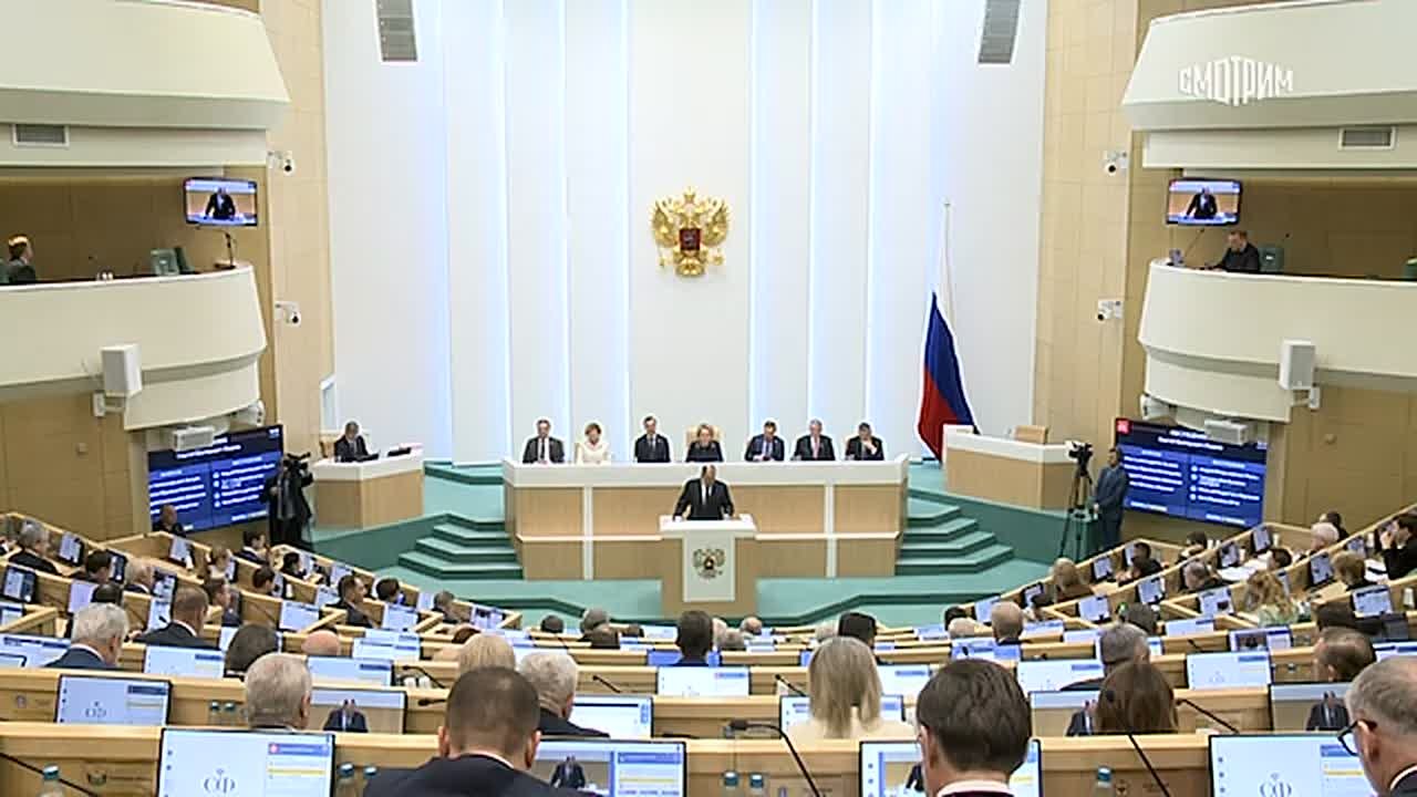 Вашингтон проявляет все большую нетерпеливость в вопросе украинского урегулирования, "наступает кульминация всей этой истории", заявил Сергей Лавров в Совете Федерации