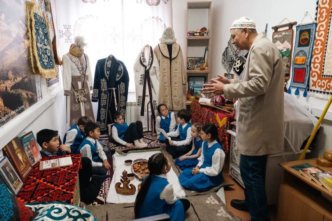 Связь поколений героев. В Доме дружбы народов Республики Бурятия прошел квест Героев «Богатыри Земли Русской», посвященный Дню Героев Отечества Связь поколений героев. В Доме дружбы народов Республики Бурятия прошел квест Героев «Богатыри Земли Русской», посвященный Дню Героев Отечества