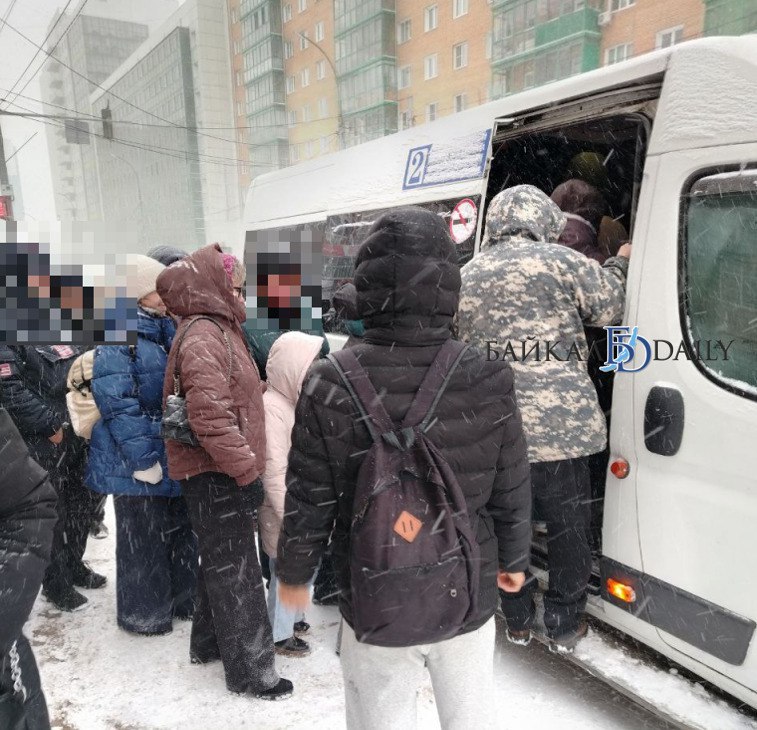 Улан-удэнцев призвали не лезть в переполненные автобусы