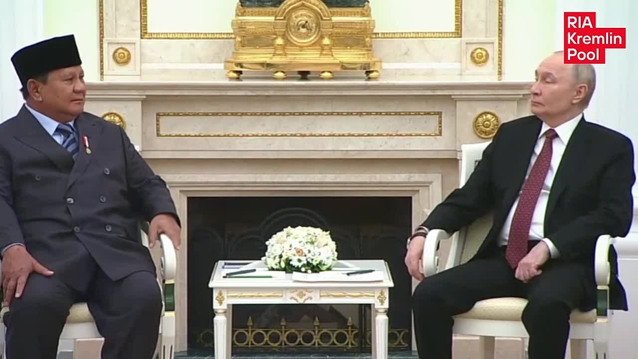 Путин - на переговорах в Кремле с президентом Индонезии Прабово Субианто: