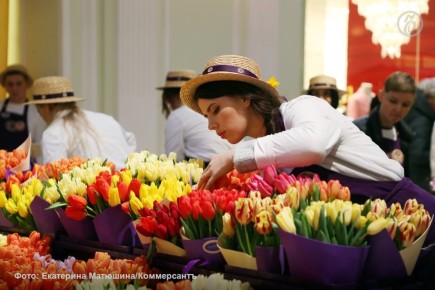 За 11 месяцев 2025 года число покупок цветов в рознице выросло на 9% год к году, следует из данных «Чек Индекса»