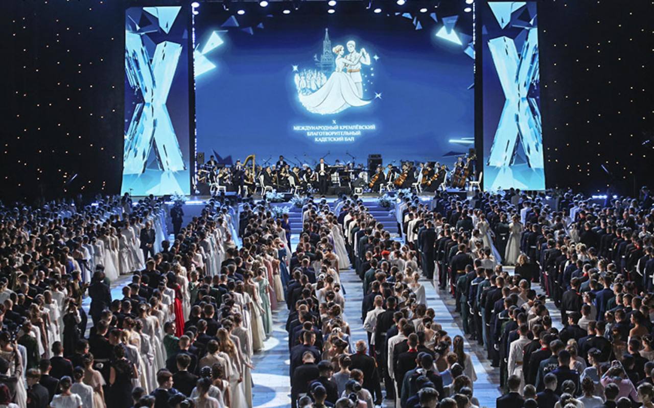 Зампред Госдумы Александр Бабаков посетил X Международный Кремлевский благотворительный кадетский бал (МКБКБ) Зампред Госдумы Александр Бабаков посетил X Международный Кремлевский благотворительный кадетский бал (МКБКБ)