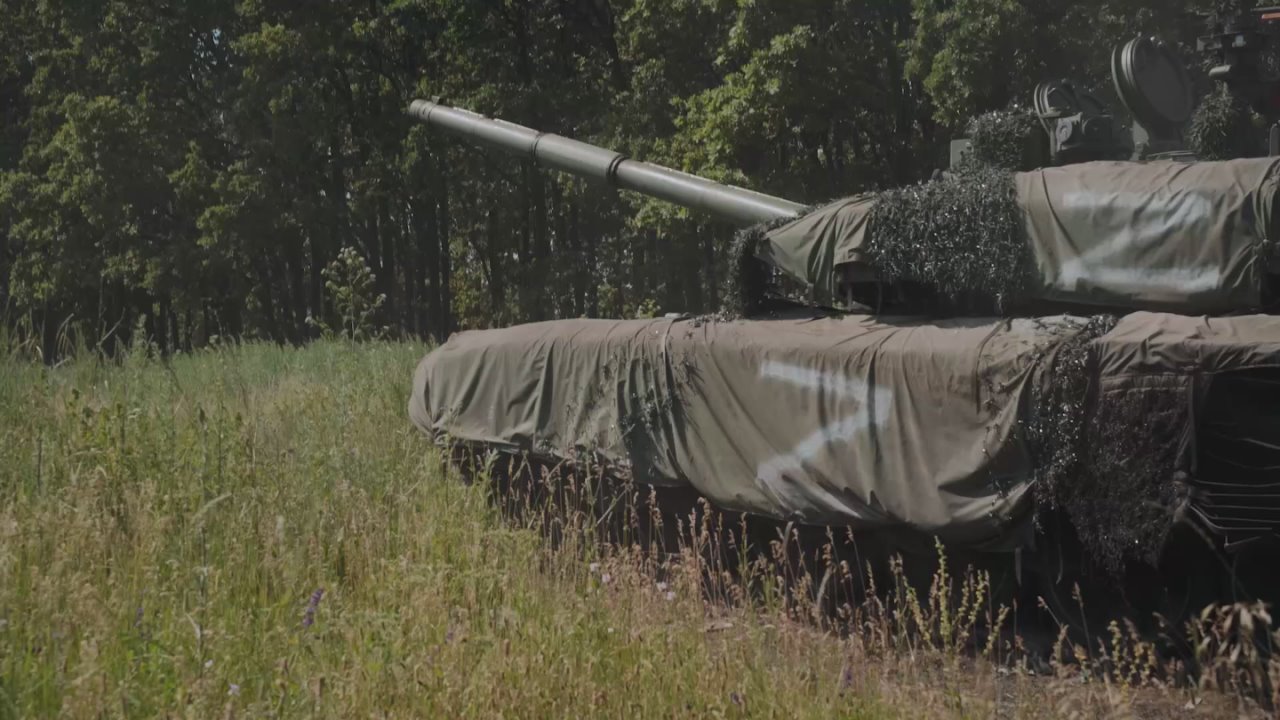 При поддержке Президентского фонда культурных инициатив проект «Опаленные войной» продолжает уникальный блок «Поэзофронт»: 16 художественных роликов, 16 известных российских актеров, 16 стихотворений российских и донбасских...