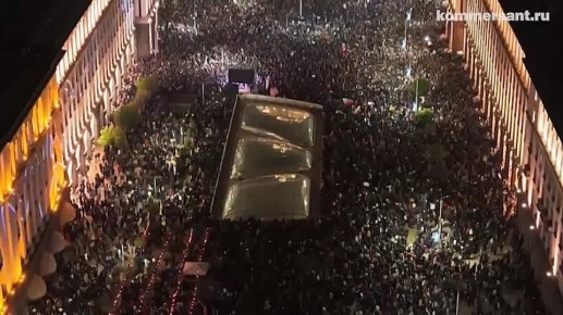 Премьер-министр Болгарии Россен Желязков и правительство страны подали в отставку после нескольких недель уличных протестов, передает Reuters слова премьера