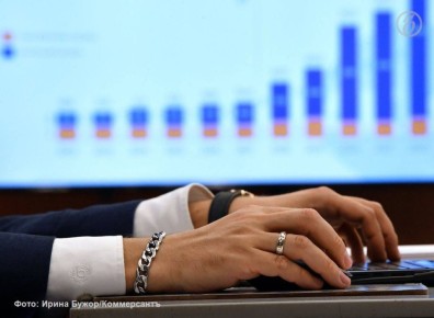 Биржевая цена серебра на мировом рынке обновила исторический максимум, превысив $61 за тройскую унцию