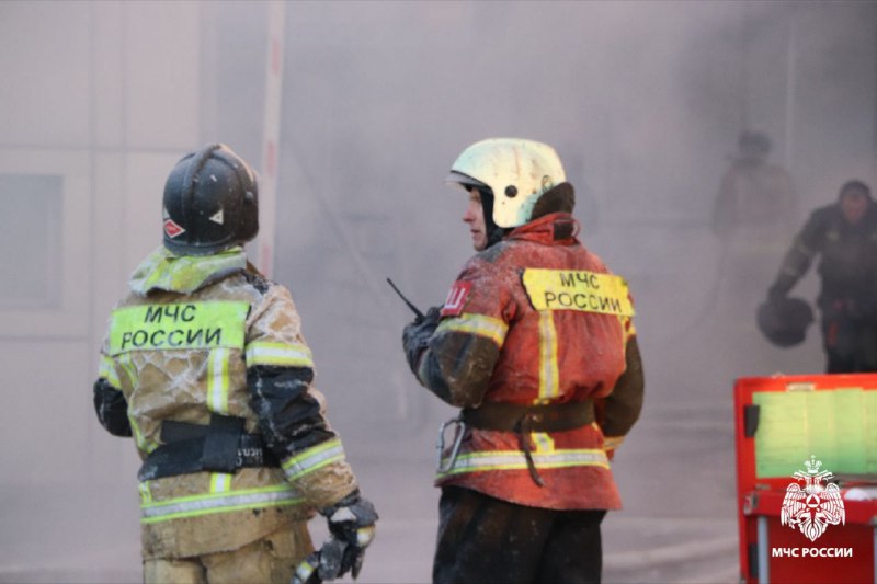 В Улан-Удэ дознаватели МЧС России устанавливают причину крупного пожара в торговом центре