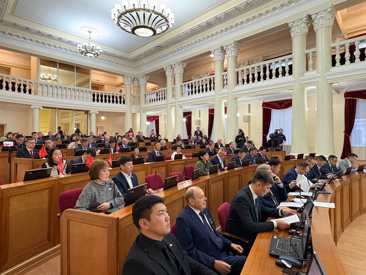 Депутаты поддержали законопроект Республики Бурятия «Об автомобильном и городском электрическом пассажирском транспорте в РБ» Депутаты поддержали законопроект Республики Бурятия «Об автомобильном и городском электрическом пассажирском транспорте в РБ»