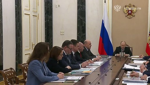 Президент РФ Владимир Путин проводит совещание по экономическим вопросам